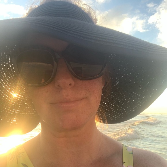 Meet your Posher, Angie - Picture 1 of 1